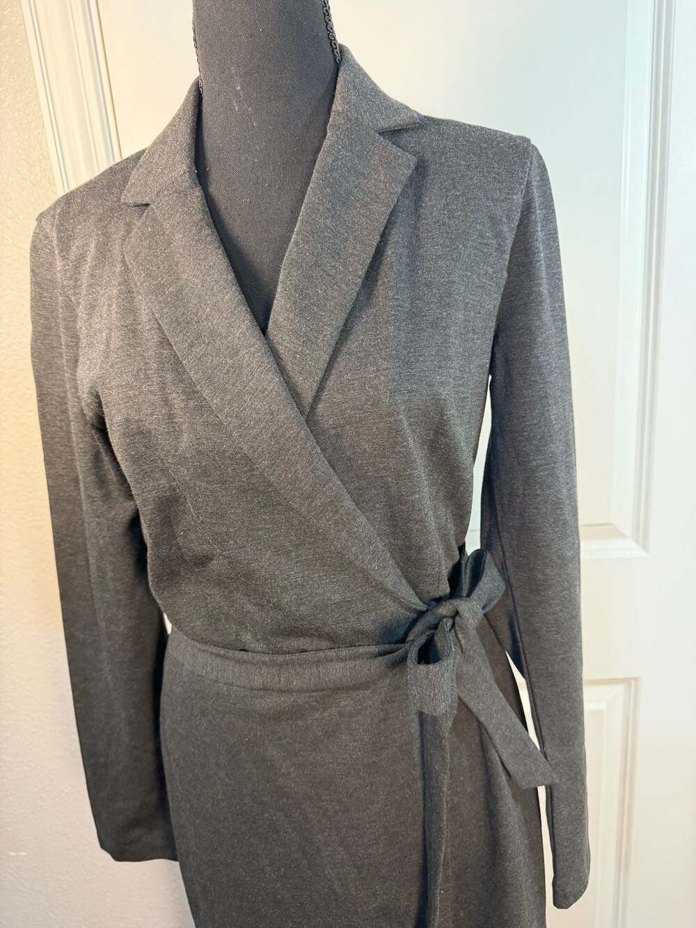 Club Monaco Women's Gray Blazer Wrap Dress Size M - Picture 4 of 7